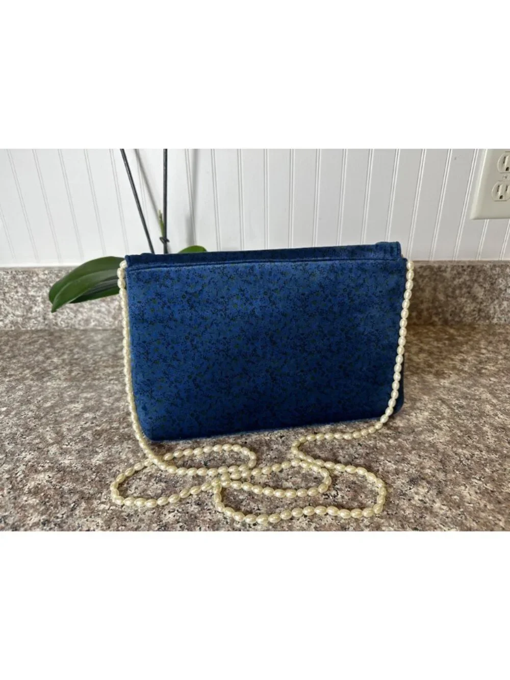 Vintage-Style Blue Floral Handbag With Pearl Strap & Embellished Flower Clasp -